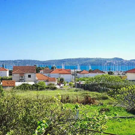 House Mariposa Trogir-seget Апартаменты
