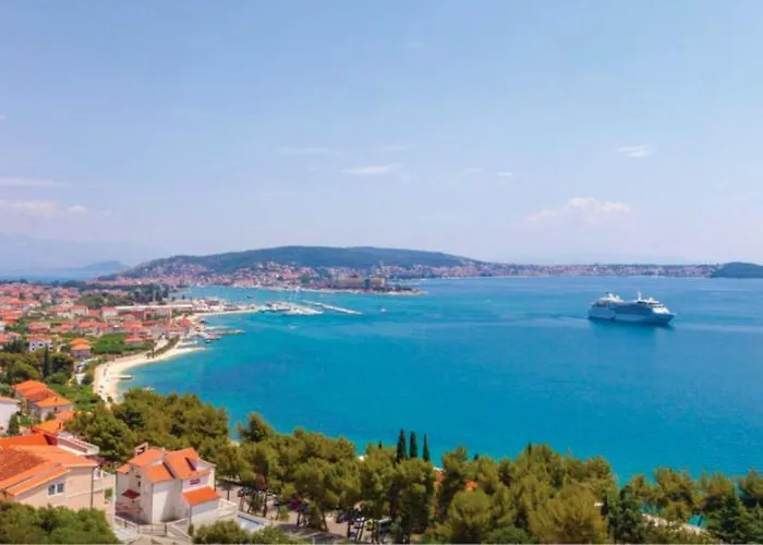 House Mariposa Trogir-seget Апартаменты Трогир