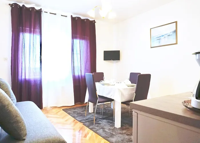 House Mariposa Trogir-seget Daire